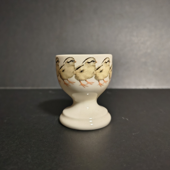 Bridgewater Emma Egg Cup Chick Bridge Back Stamp Excellent Condition - Picture 2 of 4